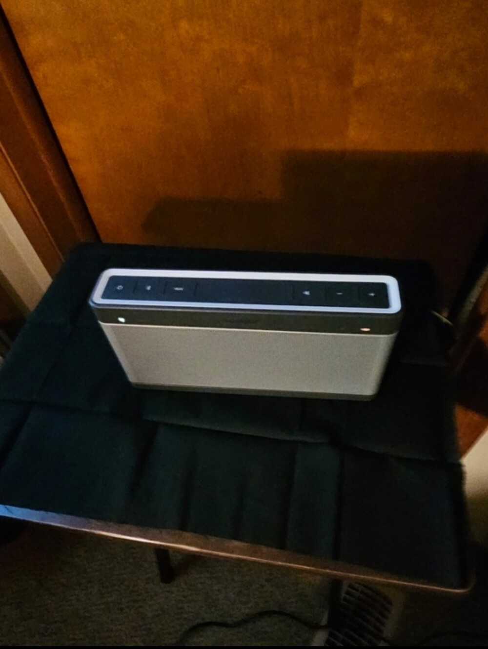 Bose Silver Portable Soundlink Bluetooth Speaker 3- Silver With Charger
